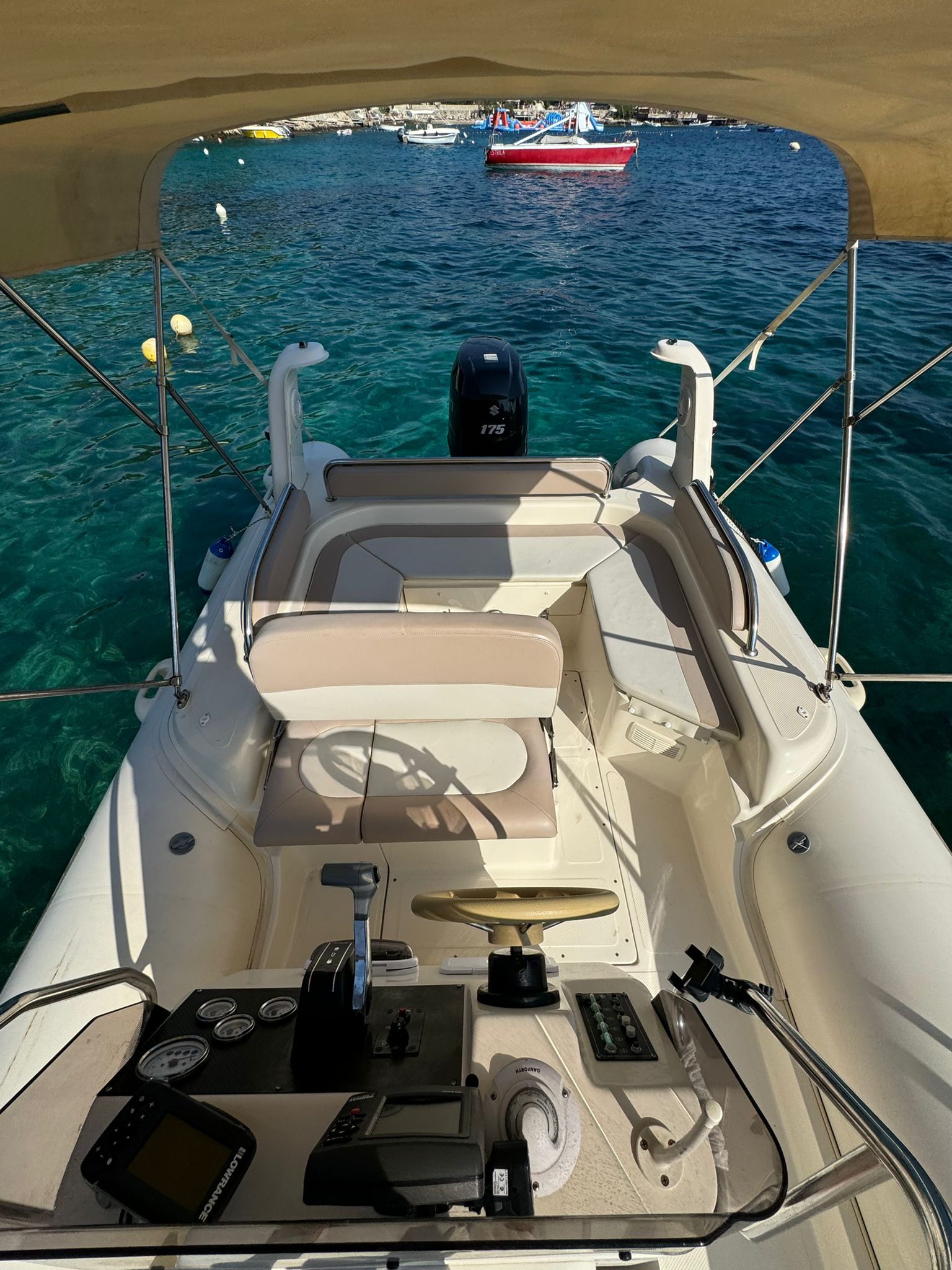 Sport RIB 600 - Cockpit Top View