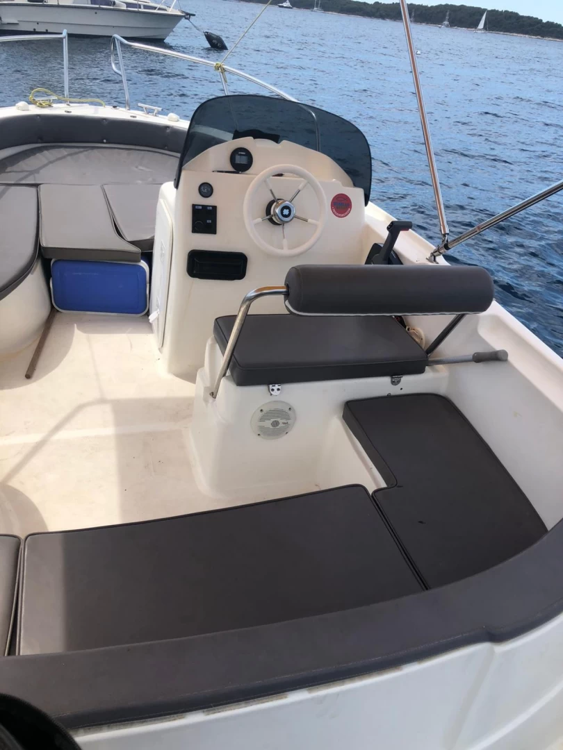 Marinello 60hp - Interior View