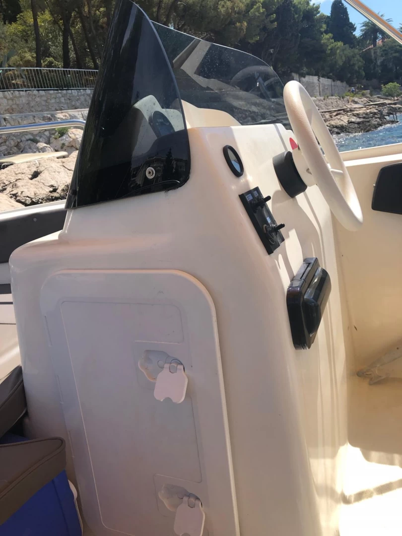 Marinello 60hp - Cockpit Side View