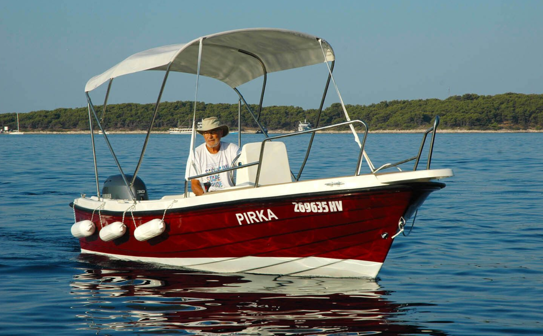 Nautica 500 30hp - Front Left View